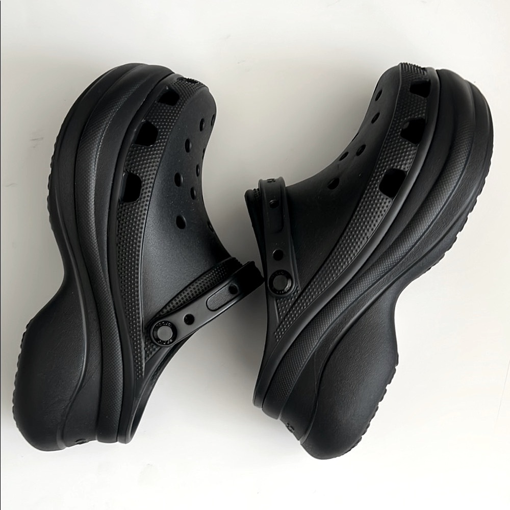 CROCS‎ Women’s Black Bae Platform Clogs Size 9 - Picture 4 of 8